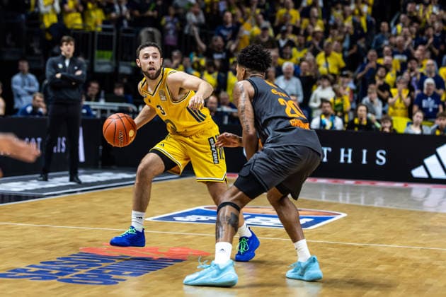 September 18, 2026, GER, BBL easyCredi Basketball Bundesliga Berlin, ALBA Berlin vs. Niners Chemnitz, Jordan Ford (ALBA Berlin), 3; Urald King (Niners Chemnitz), 20; Berlin Uber Arena, Berlin, Germany