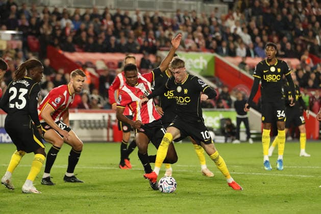 18th September 2026; Gtech Community Stadium, London, England; Premier League Football, Brentford versus Chelsea; Cole Palmer of Chelsea works through Brentford defence for a shot on goal KatiexChan