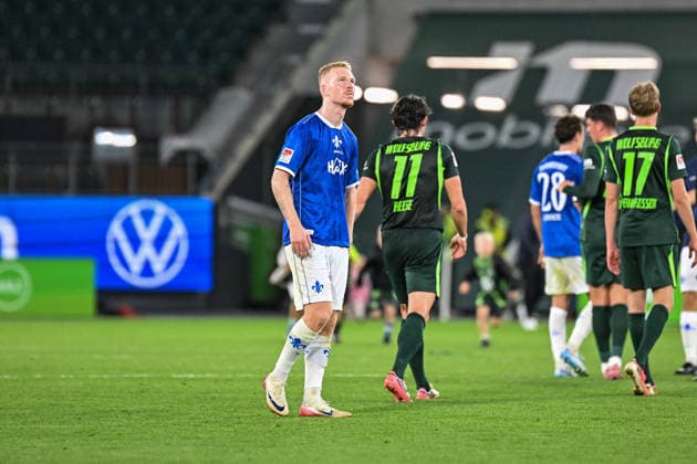 Men s I Women s I 2026–2027 Season I 2. Bundesliga I Matchday 6 I VfL Wolfsburg vs. SV Darmstadt 98 I September 18, 2026 Kai Klefisch 17, SV Darmstadt 98 stands alone and disappointed on the field after the final whistle at the Wolfsburg Volkswagen Arena in Lower Saxony, Germany Copyright: xLobeca InesxHähnelx