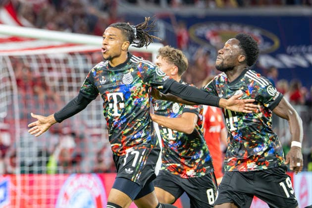 Goal celebration: Michael Olise 17 (FC Bayern Munich), Tom Bischof 8 (FC Bayern Munich), Alphonso Davies 19 (FC Bayern Munich), FC Bayern Munich vs. 1. FC Union Berlin, Bundesliga, Matchday 4, September 18, 2026. DFB regulations prohibit any use of photographs as image sequences and or quasi-video. Munich, Bayern, Germany Copyright: xkolbert-press UlrichxGamelx