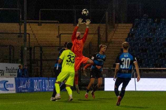September 18, 2026, xerix, Southwest Regional Soccer League, FSV Frankfurt vs. Stuttgarter Kickers: Goalkeeper Lucas Becker makes a save for FSV Frankfurt, Frankfurt