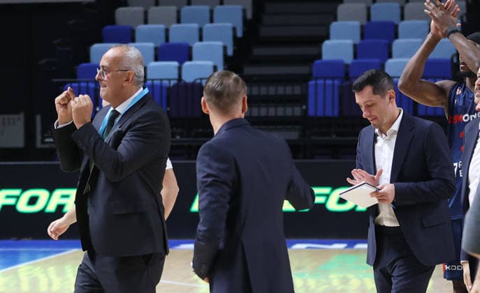 18.09.2026 Samokov(Bulgaria) Batumi-CSM Oradea champions league 1 2 semi finals qualifiers men s basketball Serban Sere (L) CSM Oradea director,Ciprian Enache(R) Assistant Coach :