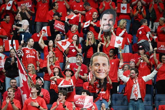 September 18, 2026, Quebec, Pq, Canada: The crowd cheers as William Draxl of Canada Arthur Rinderknech of France play during a Davis Cup qualifier second round match at the Videotron Centre in Quebec City, Friday, Sept. 18, 2026. Canada News - September 18, 2026  - ZUMAc35_ 20260918_zaf_c35_063 Copyright: xJacquesxBoissinotx