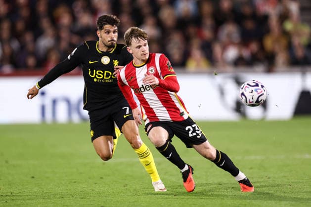 Brentford gegen Chelsea, 18. September 2026, London, Premier League, Fußball: Brentford gegen Chelsea – Keane Lewis Potter von Brentford und Pedro Neto von Chelsea. Foto: Jacques Feeney, Offside, London, Großbritannien  Copyright: xJacquesxFeeneyx xOffsidexOffside