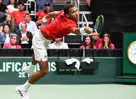 September 18, 2026, Quebec, Pq, Canada: Felix Auger-Aliassime of Canada plays Quentin Halys of France during a Davis Cup qualifier second round match at the Videotron Centre in Quebec City, Friday, Sept. 18, 2026. Canada News - September 18, 2026  - ZUMAc35_ 20260918_zaf_c35_087 Copyright: xJacquesxBoissinotx