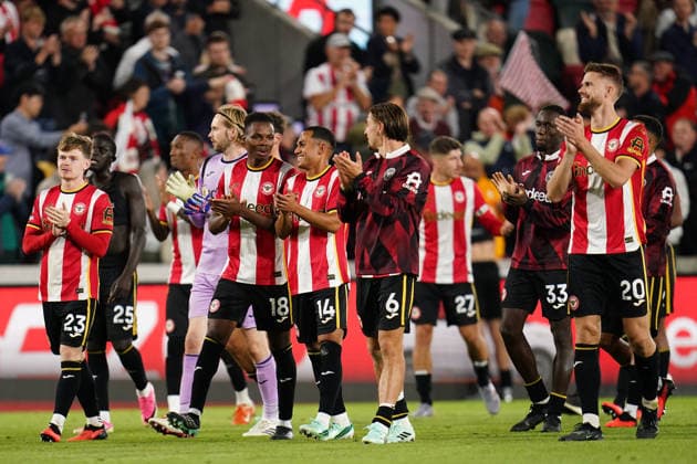 Premier League: Brentford v Chelsea Brentford players at full time celebrate 3-0 win during the Premier League match Brentford vs Chelsea at GTECH Community Stadium, London, United Kingdom on 18 September 2026 (Photo by Harvey Murphy News Images) Copyright: xHarveyxMurphy NewsxImagesx