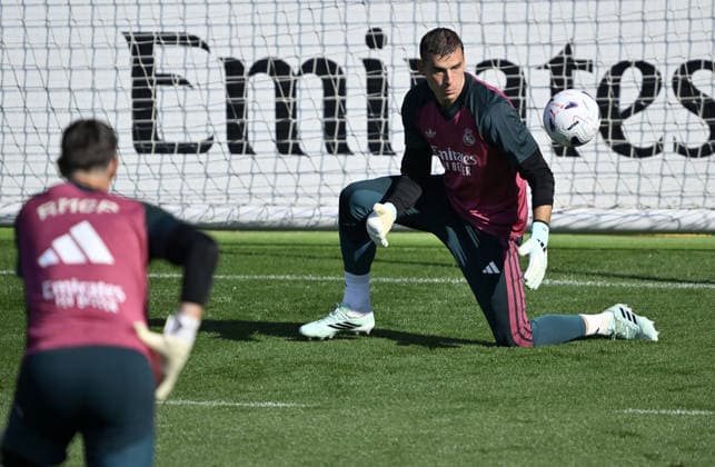 Real Madrid holds training session ahead of the LaLiga MADRID, SPAIN - SEPTEMBER 19: Real Madrid goalkeeper Andriy Lunin takes part in a training session ahead of the LaLiga Week 7 match against Atletico Madrid at the club s Ciudad Real Madrid training facilities in Valdebebas, Madrid, Spain, on September 19, 2026. Burak Akbulut Anadolu Madrid Spain. Editorial use only. Please get in touch for any other usage.  Copyright: x2026xAnadoluxBurakxAkbulutx