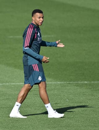 Real Madrid holds training session ahead of the LaLiga MADRID, SPAIN - SEPTEMBER 19: Kylian Mbappe of Real Madrid takes part in a training session ahead of the LaLiga Week 7 match against Atletico Madrid at the club s Ciudad Real Madrid training facilities in Valdebebas, Madrid, Spain, on September 19, 2026. Burak Akbulut Anadolu Madrid Spain. Editorial use only. Please get in touch for any other usage.  Copyright: x2026xAnadoluxBurakxAkbulutx
