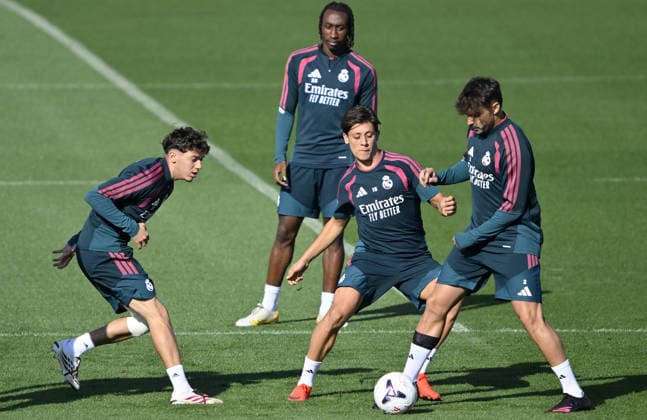 Real Madrid holds training session ahead of the LaLiga MADRID, SPAIN - SEPTEMBER 19: (L-R) Thiago Pitarch, Yan Diomande, Arda Guler and Raul Asencio of Real Madrid take part in a training session ahead of the LaLiga Week 7 match against Atletico Madrid at the club s Ciudad Real Madrid training facilities in Valdebebas, Madrid, Spain, on September 19, 2026. Burak Akbulut Anadolu Madrid Spain. Editorial use only. Please get in touch for any other usage.  Copyright: x2026xAnadoluxBurakxAkbulutx