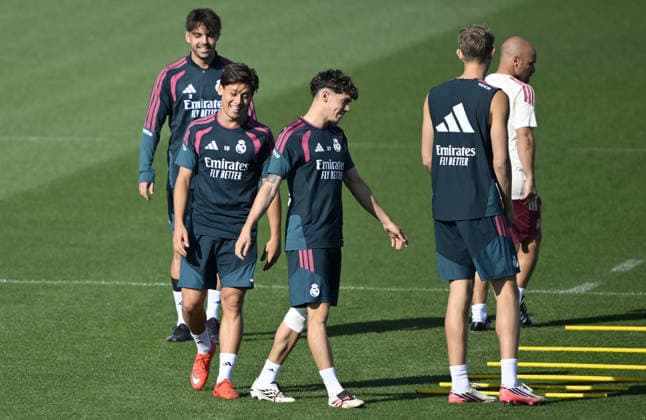 Real Madrid holds training session ahead of the LaLiga MADRID, SPAIN - SEPTEMBER 19: Thiago Pitarch (C), Arda Guler (2nd L) and Raul Asencio (L) of Real Madrid take part in a training session ahead of the LaLiga Week 7 match against Atletico Madrid at the club s Ciudad Real Madrid training facilities in Valdebebas, Madrid, Spain, on September 19, 2026. Burak Akbulut Anadolu Madrid Spain. Editorial use only. Please get in touch for any other usage.  Copyright: x2026xAnadoluxBurakxAkbulutx