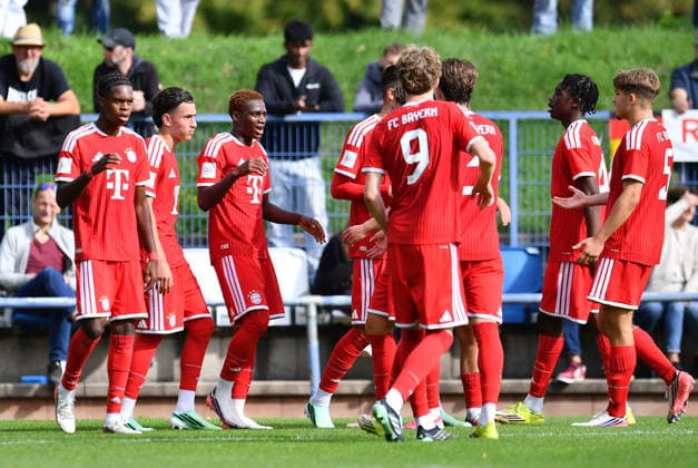 Soccer: A-Juniors DFB Cup, 2026–2027 Season, Round of 16: MSV Duisburg U19 vs. Bayern Munich U19 on September 19, 2026, at the BSA Westender Straße in Duisburg. Celebration of the 0–1 goal scored by Uzorchukwu Frank Egwuatu, Bayern Munich U19, center; North Rhine-Westphalia, Germany