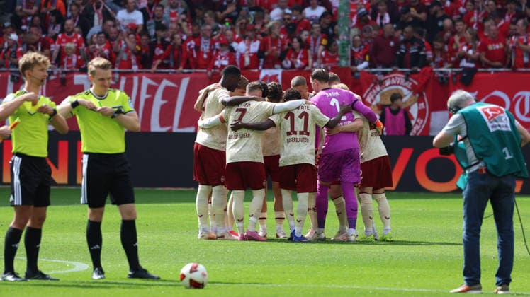 September 19, 2026, xrekx, Soccer 2. Bundesliga, 1 FC Kaiserslautern vs. Eintracht Braunschweig (left) TeakfreisnFC Kaiserslautern DFL DFB REGULATIONS PROHIBIT ANY USE OF PHOTOGRAPHS AS IMAGE SEQUENCES AND OR QUASI-VIDEO Kaiserslautern