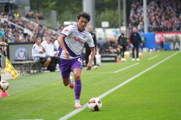 Soccer I Men s I 2026–2027 Season I 2. Bundesliga I Matchday 6 I Holstein Kiel vs. VfL Osnabrück I September 19, 2026 Jonathan Gomez 42, VfL Osnabrück has possession at the Holstein Kiel Stadium, Schleswig-Holstein, Germany Copyright: xLobeca MaschaxHolmx
