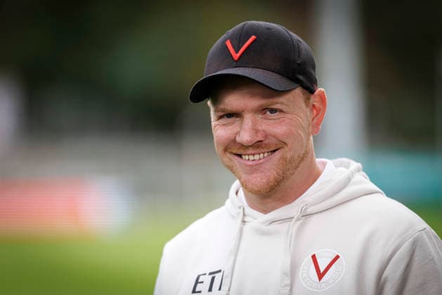 KOELN, GERMANY - SEPTEMBER 19, 2026: Marian Wilhelm (Headcoach Viktoria Köln) smiles before the 3rd division match on gameday 7 between Viktoria Koeln vs. FC Ingolstadt at the Sportpark Hoehenberg on September 19, 2026 in Koeln, Germany. DFL REGULATIONS PROHIBIT ANY USE OF PHOTOGRAPHS AS IMAGE SEQUENCES AND OR QUASI-VIDEO. Nordrhein-Westfalen Germany Copyright: xAxelxKohringx