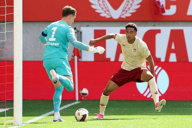September 19, 2026, xrekx, Soccer, 2. Bundesliga, 1. FC Kaiserslautern vs. Eintracht Braunschweig; Ron Thorben Hoffmann (Eintracht Braunschweig), Thierry Tazemeta (1. FC Kaiserslautern); tackle, action, battle for the ball DFL DFB REGULATIONS PROHIBIT ANY USE OF PHOTOGRAPHS as IMAGE SEQUENCES and or QUASI-VIDEO Kaiserslautern