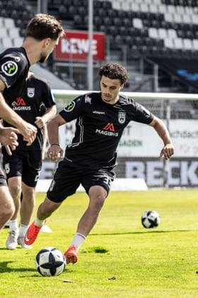 SV Sandhausen vs. SSV Ulm 1846 Soccer, Regionalliga Southwest, Matchday 8, Stadion am Hardtwald, Sandhausen, September 19, 2026, warm-up, Leander Nicolas Popp, SSV Ulm 1846, soccer, 33 SV Sandhausen vs. SSV Ulm 1846, soccer, Regionalliga Southwest, Matchday 8, Stadion am Hardtwald, Sandhausen, September 26, 2019 Photo by Lucca Fundel Sandhausen, Stadion am Hardtwald, Baden-Württemberg, Germany