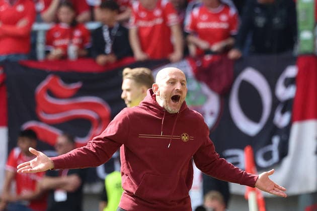 September 19, 2026, xrekx, Soccer, 2. Bundesliga, 1. FC Kaiserslautern vs. Eintracht Braunschweig; Torsten Lieberknecht, coach of 1. FC Kaiserslautern, looks disappointed, looks disappointed, dejected, disappointed DFL DFB REGULATIONS PROHIBIT ANY USE OF PHOTOGRAPHS as IMAGE SEQUENCES and or QUASI-VIDEO Kaiserslautern