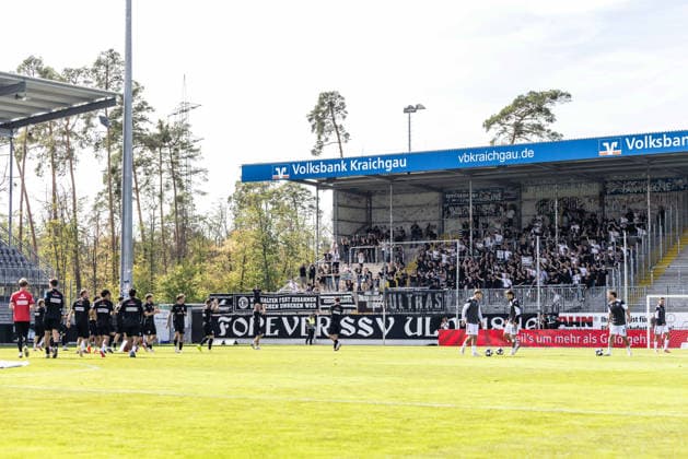 SV Sandhausen vs. SSV Ulm 1846 Soccer, Regionalliga Southwest, Matchday 8, Stadion am Hardtwald, Sandhausen, September 19, 2026—warm-up, the SSV Ulm 1846 soccer team warming up in front of the visitors section—SV Sandhausen vs. SSV Ulm 1846 Soccer, Regionalliga Southwest, Matchday 8, Stadion am Hardtwald, Sandhausen, September 26, 2019. Photo by Lucca Fundel. Sandhausen, Stadion am Hardtwald, Baden-Württemberg, Germany