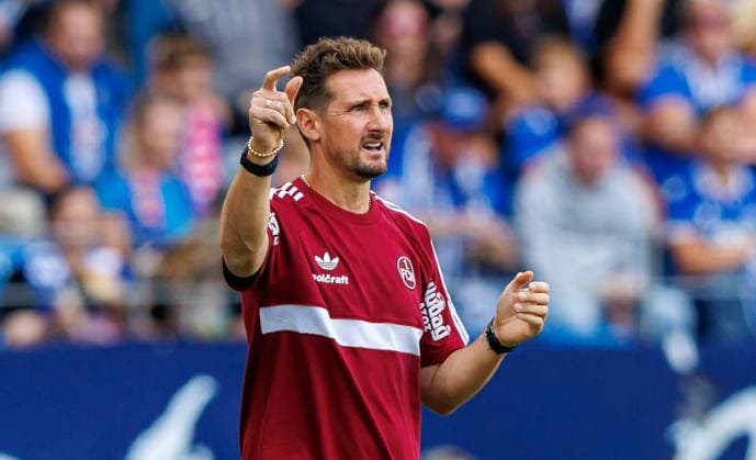 September 19, 2026 Soccer Season 2026–2027, Matchday 2, Bundesliga, Matchday 6: Karlsruher SC (KSC) vs. 1. FC Nürnberg (FCN) Club Sports Photo by Zink DaMa xdaxmax. DFL regulations prohibit any use of photographs as image sequences and or quasi-video For editorial use only. Miroslav Miro Klose, coach of 1. FC Nürnberg (FCN), is gesturing, directing, and giving instructions.