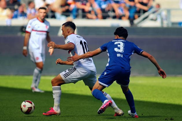 v li Julian Justavan, FC Nuremberg, 10; Deniz Ofli, SC Karlsruhe, 3 GER, SC Karlsruhe vs. FC Nuremberg Soccer, Matchday 6, 2026–2027 Season, 2. Bundesliga, September 19, 2026. DFL and DFB regulations prohibit any use of photographs as image sequences and or quasi-video. GER SC Karlsruhe vs. FC Nuremberg Soccer Matchday 6, 2026–2027 Season, September 19, 2026 Copyright: xEibner-Pressefoto JoergxHirschx EP_JHH