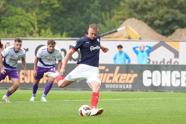Soccer Men s 2026–2027 Season 2. Bundesliga Matchday 6 Holstein Kiel vs. VfL Osnabrück September 19, 2026 Phil Harres 19, Holstein Kiel scores on a penalty kick to make it 1–0 at Kiel Holstein Stadium, Schleswig-Holstein, Germany Copyright: xLobeca MaschaxHolmx