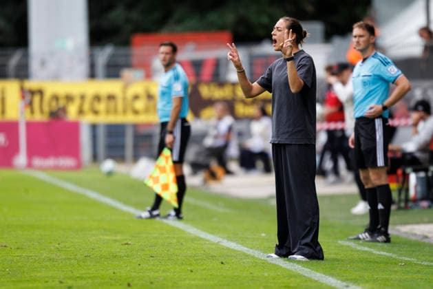 KOELN, GERMANY - SEPTEMBER 19, 2026: Head Coach Sabrina Wittmann ( (FC Ingolstadt) gestures during the 3rd division match on gameday 7 between Viktoria Koeln vs. FC Ingolstadt at the Sportpark Hoehenberg on September 19, 2026 in Koeln, Germany. DFL REGULATIONS PROHIBIT ANY USE OF PHOTOGRAPHS AS IMAGE SEQUENCES AND OR QUASI-VIDEO. Nordrhein-Westfalen Germany Copyright: xAxelxKohringx