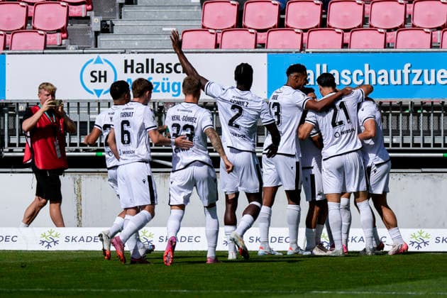 Players from SV Sandhausen (SVS) celebrate the 1-0 goal, Celebration, goal celebration, goal scored, celebrating the goal, goal, celebration, celebrating the goal, joy, happiness, happy, optimistic, positive, game scene, highlight, action, 19 09 2026, Sandhausen, Germany, soccer, Regionalliga Südwest, SV Sandhausen vs. SSV Ulm 1846 xozx