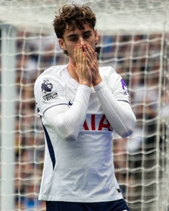 Archie Gray of Tottenham Hotspur dejected after a missed chance Tottenham Hotspur v Aston Villa, Premier League, Football, Tottenham Hotspur Stadium, London, UK - 19 Sep 2026London Tottenham Hotspur Stadium United Kingdom EDITORIAL USE ONLY No use with unauthorised audio, video, data, fixture lists, club league logos or live services. Online in-match use limited to 120 images, no video emulation. No use in betting, games or single club league player publications. Copyright: xShutterstockx 17158460e