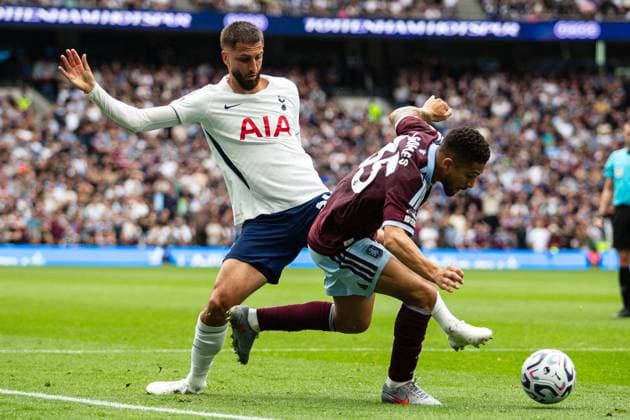 Rodrigo Bentancur of Tottenham Hotspur tackles Joao Gomes of Aston Villa Tottenham Hotspur v Aston Villa, Premier League, Football, Tottenham Hotspur Stadium, London, UK - 19 Sep 2026London Tottenham Hotspur Stadium United Kingdom EDITORIAL USE ONLY No use with unauthorised audio, video, data, fixture lists, club league logos or live services. Online in-match use limited to 120 images, no video emulation. No use in betting, games or single club league player publications. Copyright: xShutterstockx 17158460i