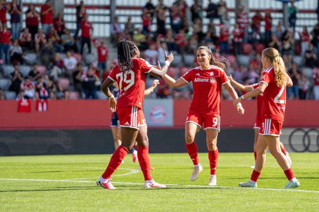 Edna Imade (29, Bayern), Jovana Damnjanovic (9, Bayern), and Sophie Proost (23, FC Bayern) celebrate the goal that made the score 3–0 during the Google Pixel Women s Bundesliga match between FC Bayern Munich and 1. FC Köln on September 19, 2026, in Munich at the FC Bayern Campus, Bavaria, Germany