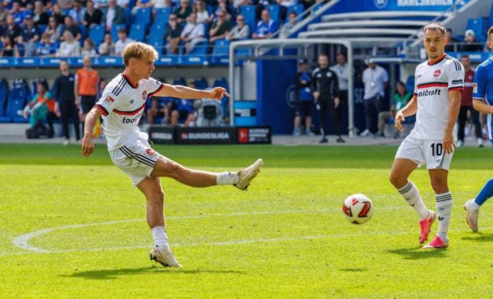 September 19, 2026 Soccer Season 2026–2027, Matchday 2, Bundesliga, Match 06: Karlsruher SC (KSC) vs. 1. FC Nürnberg (FCN) Club Sports Photo by Zink DaMa xdaxmax DFL regulations prohibit any use of photographs as image sequences and or quasi-video For editorial use only. Tim Janisch 32, 1. FC Nürnberg (FCN) taking a shot on goal