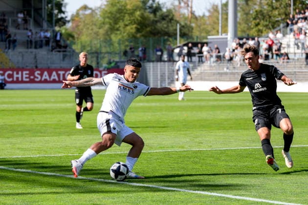 From left: Seyhan Yigit (SVS), 22; Benjamin Goller (Ulm), 7; Action; Game scene; September 19, 2026; Sandhausen, Germany; Soccer; Regionalliga Südwest; SV Sandhausen vs. SSV Ulm 1846 xozx