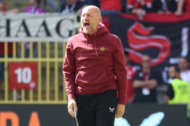September 19, 2026, xrekx, Soccer 2. Bundesliga, 1. FC Kaiserslautern vs. Eintracht Braunschweig; Torsten Lieberknecht, coach of 1. FC Kaiserslautern, looks disappointed, looks disappointed, dejected, disappointed DFL DFB REGULATIONS PROHIBIT ANY USE OF PHOTOGRAPHS as IMAGE SEQUENCES and or QUASI-VIDEO Kaiserslautern