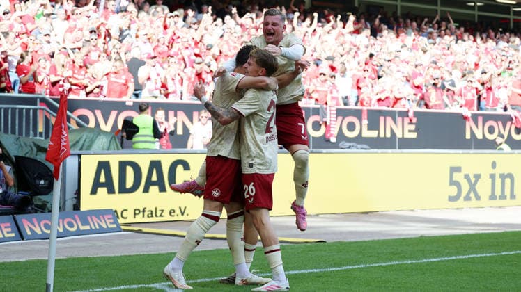 September 19, 2026, xrekx, Soccer, 2. Bundesliga, 1 FC Kaiserslautern vs. Eintracht Braunschweig: Goal celebration after Erencan Yardimci scored the 1–0 goal for 1 FC Kaiserslautern, with Paul Joly, Marlon Ritter, and others. 1 FC Kaiserslautern. DFL and DFB regulations apply.HIBIT ANY USE OF PHOTOGRAPHS as IMAGE SEQUENCES and or QUASI-VIDEO Kaiserslautern