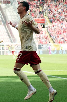 September 19, 2026, xrekx, Soccer, 2. Bundesliga, 1 FC Kaiserslautern vs. Eintracht Braunschweig: Goal celebration after Erencan Yardimci scored the 1–0 goal for 1 FC Kaiserslautern. DFL and DFB regulations prohibit any use of photographs as image sequences and or QUASI-VIDEO Kaiserslautern