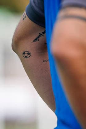 Sport Bilder des Tages KOELN, GERMANY - SEPTEMBER 19, 2026: A tattoo of an Ingolstadt coach during the 3rd division match on gameday 7 between Viktoria Koeln vs. FC Ingolstadt at the Sportpark Hoehenberg on September 19, 2026 in Koeln, Germany. DFL REGULATIONS PROHIBIT ANY USE OF PHOTOGRAPHS AS IMAGE SEQUENCES AND OR QUASI-VIDEO. Nordrhein-Westfalen Germany Copyright: xAxelxKohringx