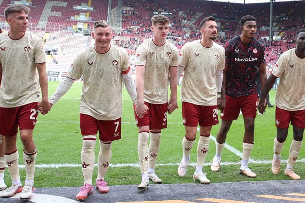 September 19, 2026, xrekx, Soccer 2. Bundesliga, 1. FC Kaiserslautern vs. Eintracht Braunschweig, 1. FC Kaiserslautern team, players, celebrating after the game, team, players, celebrating at the end of the match; team, players, celebrating at the end of the match; team, players, celebrating at the end of the match; DFL and DFB regulations prohibit any use of photographs as image sequences and or quasi-video; Kaiserslautern