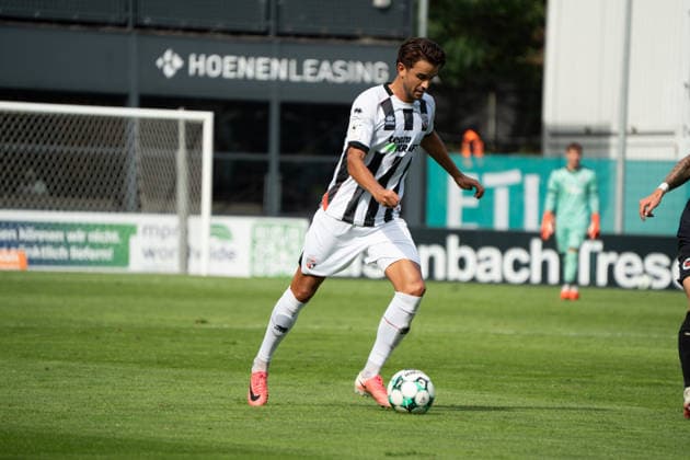 German Soccer, 3rd Division, 2026–27, Matchday 7, September 19, 2026: FC Viktoria Köln vs. FC Ingolstadt 04 at Sportpark Höhenberg, Cologne. Fredrik Carlsen of FC Ingolstadt 04 crosses the ball into the box in Cologne, Germany. Copyright: xMijoxLubecx