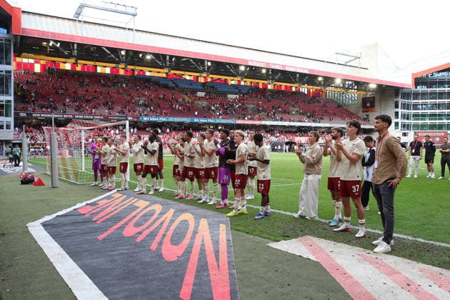 September 19, 2026, xrekx, Soccer, 2. Bundesliga, 1. FC Kaiserslautern vs. Eintracht Braunschweig: 1. FC Kaiserslautern team, players celebrating after the game, team, players, celebrating at the end of the match. DFL and DFB regulations prohibit any use of photographs as image sequences and or quasi-video. Kaiserslautern