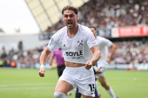 Millwall v West Ham United Sky Bet Championship Konstantinos Mavropanos of West Ham United celebrates scoring his side™s 2nd goal during the Sky Bet Championship match at The Den, London 19 09 2026 UK Newspapers OUT Copyright: xPaulxChestertonx FIL-23973-0108