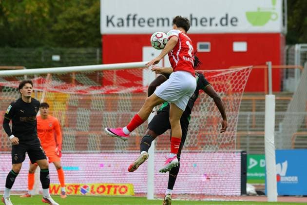 Regionalliga West Rot Weiß Oberhausen Borussia Mönchengladbach II ** FOR EDITORIAL USE ONLY ** EDITORIAL USE ONLY ** p Joel Vega Zambrano RWO Borussia Mönchengladbach II Location: Oberhausen, Niederrhein Stadium Date: September 19, 2026 Germany, North Rhine-Westphalia, Oberhausen Copyright MichaxKorb Copyright: MichaxKorb doc87o4r1sczvp1g6olkkv8 ,EDITORIAL USE ONLY Copyright: MichaxKorb
