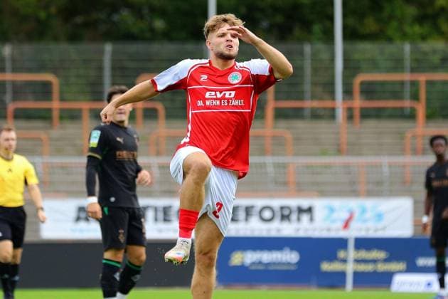Regionalliga West Rot Weiß Oberhausen Borussia Mönchengladbach II ** FOR EDITORIAL USE ONLY ** EDITORIAL USE ONLY ** p Celebration after Timur Kesim’s 1–0 goal RWO Borussia Mönchengladbach II Location: Oberhausen, Niederrhein Stadium Date: September 19, 2026 Germany, North Rhine-Westphalia, Oberhausen Copyright MichaxKorb Copyright: MichaxKorb doc87o4r26cg10r1x64h25 ,EDITORIAL USE ONLY Copyright: MichaxKorb
