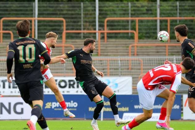 Regionalliga West Rot Weiß Oberhausen Borussia Mönchengladbach II ** FOR EDITORIAL USE ONLY ** EDITORIAL USE ONLY ** p Timur Kesim scores the 1–0 goal with a header RWO Borussia Mönchengladbach II Location: Oberhausen, Niederrhein Stadium Date: September 19, 2026 Germany, North Rhine-Westphalia, Oberhausen Copyright MichaxKorb Copyright: MichaxKorb doc87o4r281p1v131j6rkp5 ,EDITORIAL USE ONLY Copyright: MichaxKorb