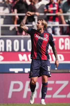 Bologna™s Federico Bernardeschi celebrates after scoring the 1-0 goal for his team during the Serie A soccer match between Bologna and Torino at the Renato Dall™Ara Stadium in Bologna, north Italy - Saturday, September 19, 2026 -  Copyright: xMassimoxPaolone LaPressex