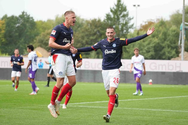 Soccer I Men s I 2026–2027 Season I 2. Bundesliga I Matchday 6 I Holstein Kiel vs. VfL Osnabrück I September 19, 2026 Phil Harres 19, Phil Harres (19), Holstein Kiel, and David Zec (26), Holstein Kiel, celebrate the 1–0 victory at Kiel Holstein Stadium in Schleswig-Holstein, Germany Copyright: xLobeca MaschaxHolmx