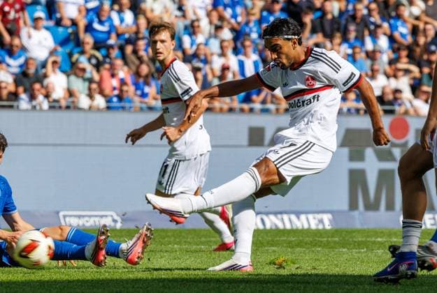 September 19, 2026 Soccer Season 2026–2027 Matchday 2 Bundesliga Karlsruher SC (KSC) vs. 1. FC Nürnberg (FCN) Club Sports Photo Zink DaMa xdaxmax DFL regulations prohibit any use of photographs as image sequences and or quasi-video For editorial use only. Rayan Ghrieb 7, 1 FC Nürnberg (FCN) taking a shot on goal