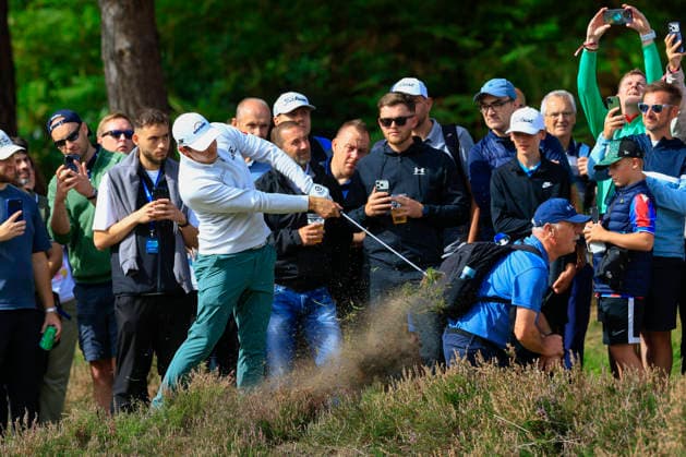 RECORD DATE NOT STATED 19th September 2026; Wentworth Golf Club, Virginia Water, Surrey, England; DP World Tour Golf, BMW PGA, Golf Herren Championship, Day 4; Matt Fitzpatrick out the heavy rough on the 11th hole ChrisxRoll