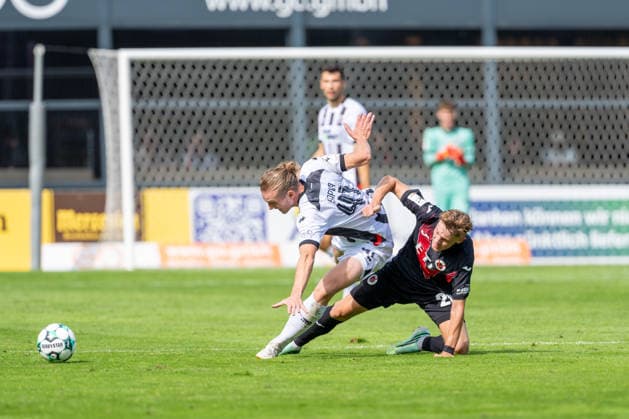 Vinko Sapina (FC Ingolstadt 04), 41, is fouled by Niklas Swider (Viktoria Köln), 20. FC Viktoria Köln vs. FC Ingolstadt 04, soccer, 3. Liga, Matchday 7, 2026–27 season, September 19, 2026, DFL regulations prohibit any use of photographs as image sequences and or quasi-video. FC Viktoria Köln vs. FC Ingolstadt 04, soccer, 3. Liga, Matchday 7, 2026–27 season, September 19, 2026, Cologne Copyright: xEibner-Pressefoto LukasxBaldygax EP_LBA