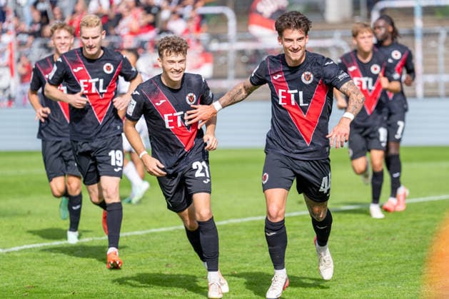 Meiko Sponsel (Viktoria Köln), 19, Lucas Wolf (Viktoria Köln), 21, and Niklas Castelle (Viktoria Köln), 44—scorer of the 1–0 goal—run to celebrate; goal celebration, emotions; FC Viktoria Köln vs. FC Ingolstadt 04, soccer, 3. Liga, Matchday 7, 2026–27 season, September 19, 2026, DFL regulations prohibit any use of photographs as image sequences and or quasi-video; FC Viktoria Köln vs. FC Ingolstadt 04, soccer, 3rd Division, Matchday 7, 2026–27 season, September 19, 2026, Cologne Copyright: xEibner-Pressefoto LukasxBaldygax EP_LBA