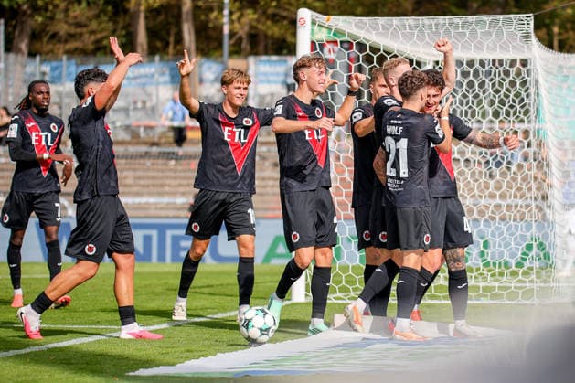 September 19, 2026, xsefx, Soccer, FC Viktoria Köln vs. FC Ingolstadt 04, 3rd Division, Sportpark Höhenberg, Matchday 7, 2026–2027 Season. Goal celebration after the 1-0 goal by Niklas Castelle (FC Viktoria Köln, 44), together with the team. DFB regulations prohibit any use of photographs as image sequences and or quasi-video. North Rhine-Westphalia, Germany